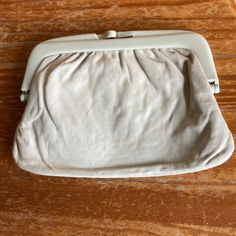 Vintage Cream Leather Clutch Bag with Plastic Kiss Close - Made in Italy